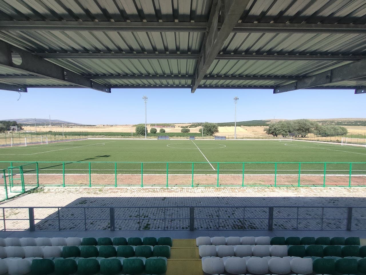 T.C. GENÇLİK VE SPOR BAKANLIĞI KÜTAHYA - ALTINTAŞ İLÇE FUTBOL SAHASI 5