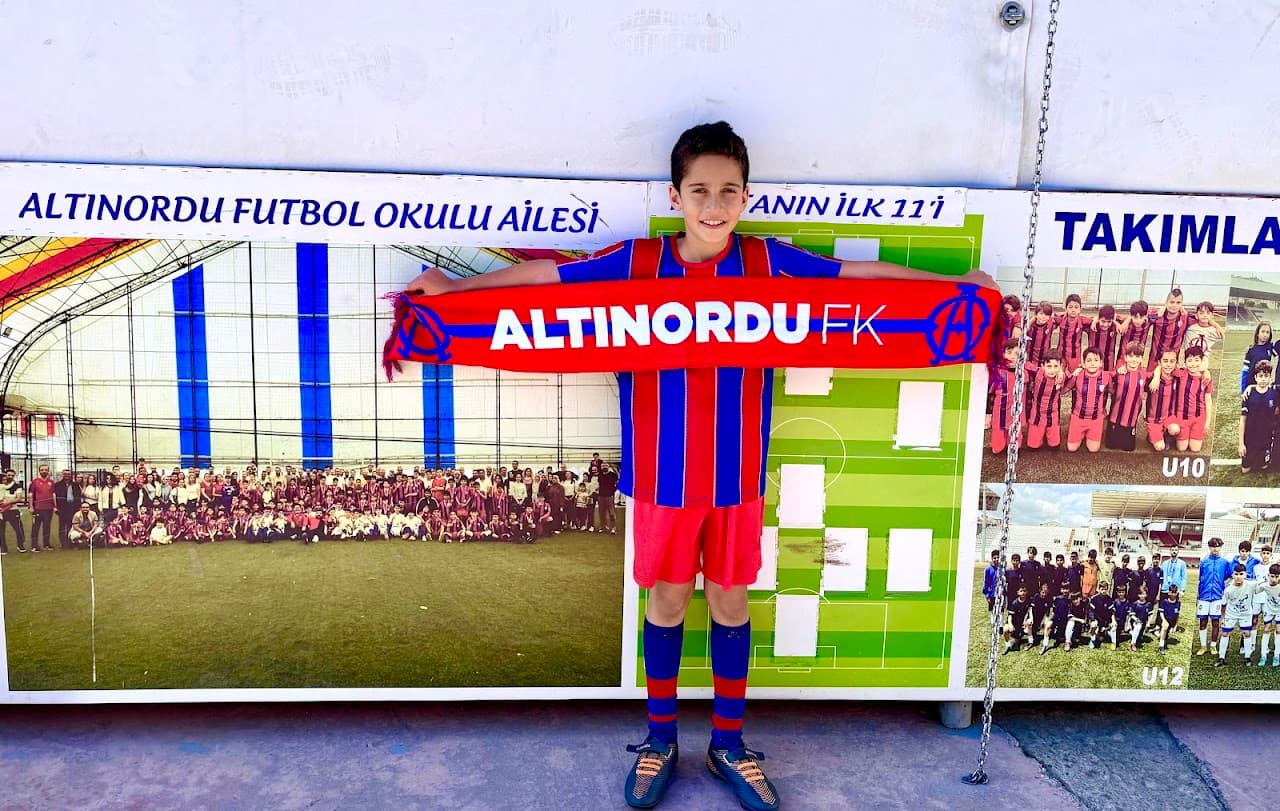 Serçe Halı Saha 5