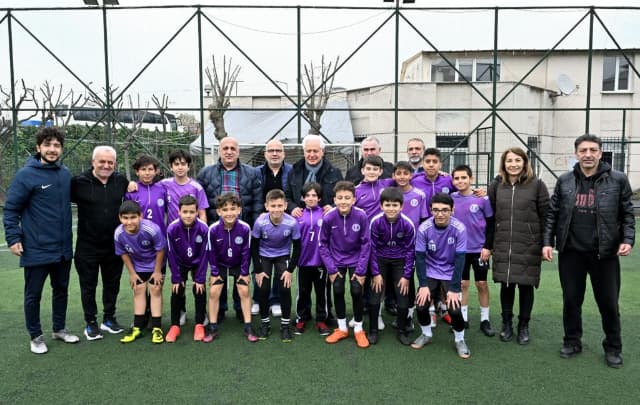 Halilrıfatpaşa halı saha 2