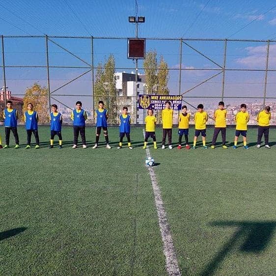 Dikmen Merkez Halı Saha 4