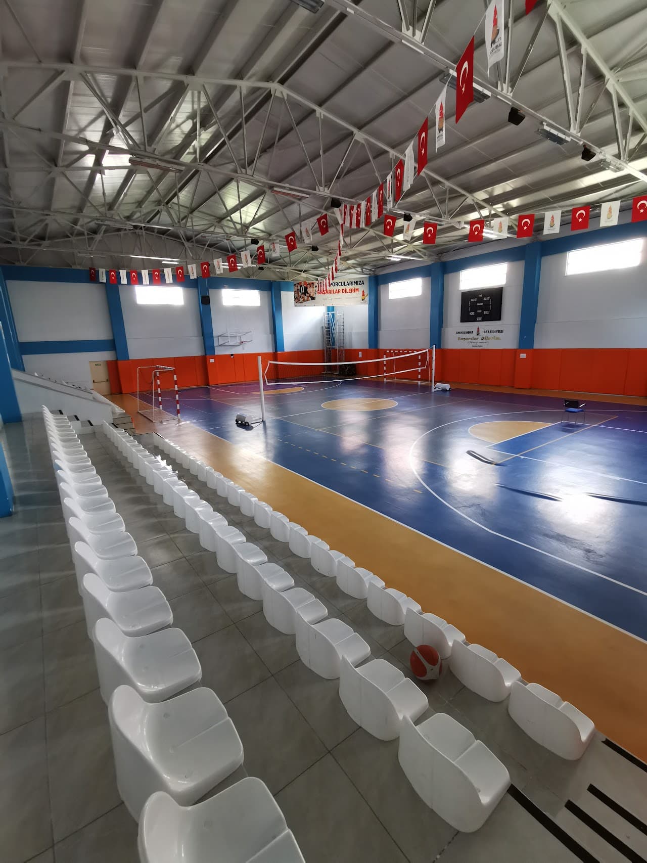 Onikişubat Şehit Zekeriya Boyar Kapalı Spor Salonu 4