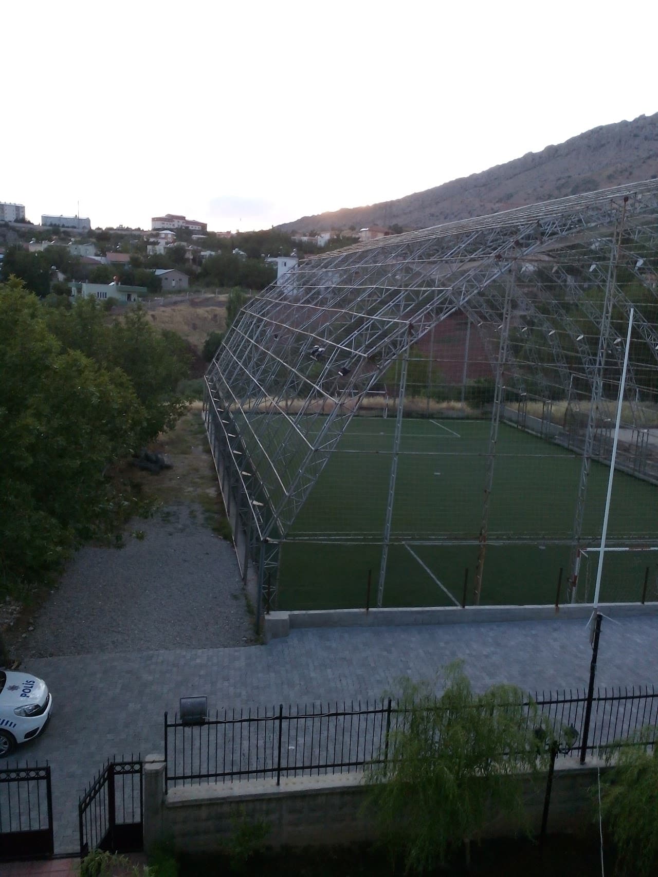 Tut Halı Sahası