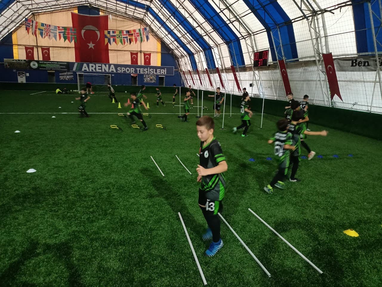 42 EVLER M&S ARENA SPOR CENTER 2