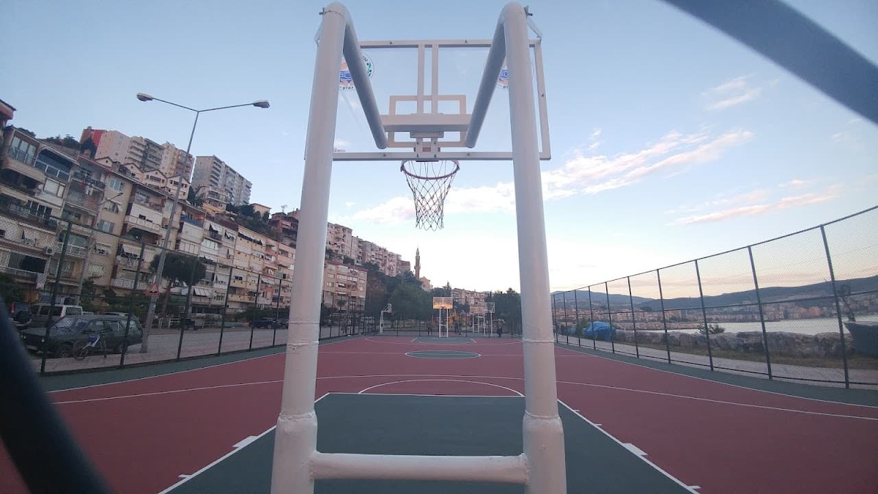 Basketbol Sahası 5