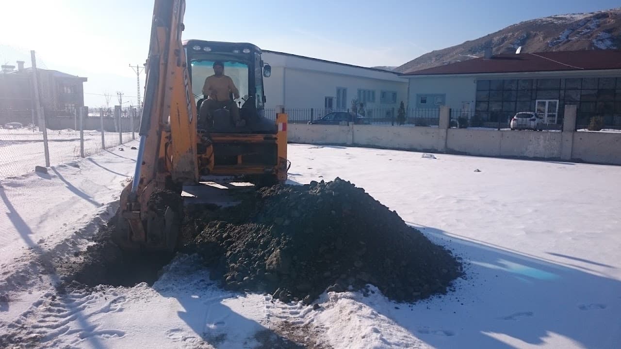 Üzümlü İlçesi Futbol Sahası 2