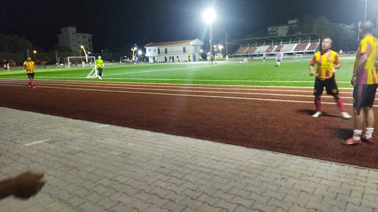 Menderes 19 Mayıs Stadı.. 3