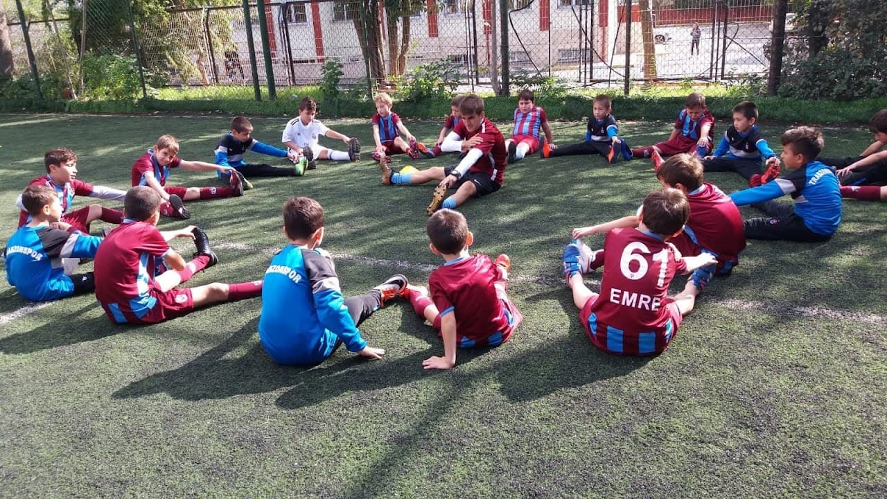 Endustri meslek lisesi halısaha 2