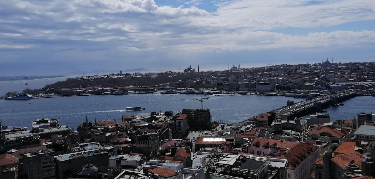 Genç Halı Saha Spor Tesisleri 3