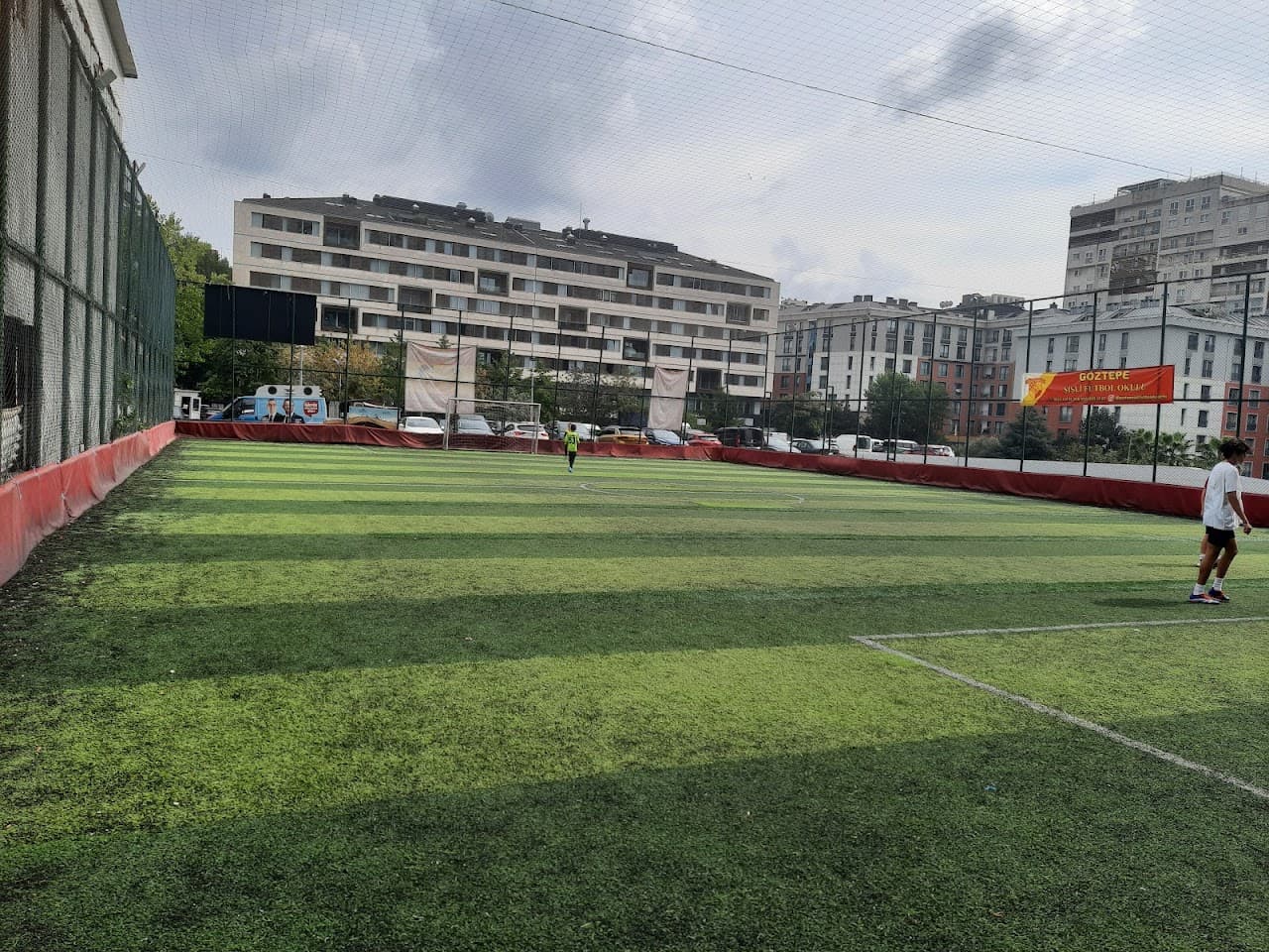 ŞİŞLİ BOMONTİ SPOR KULÜBÜ HALI SAHA VE SOSYAL TESİSLERİ 3