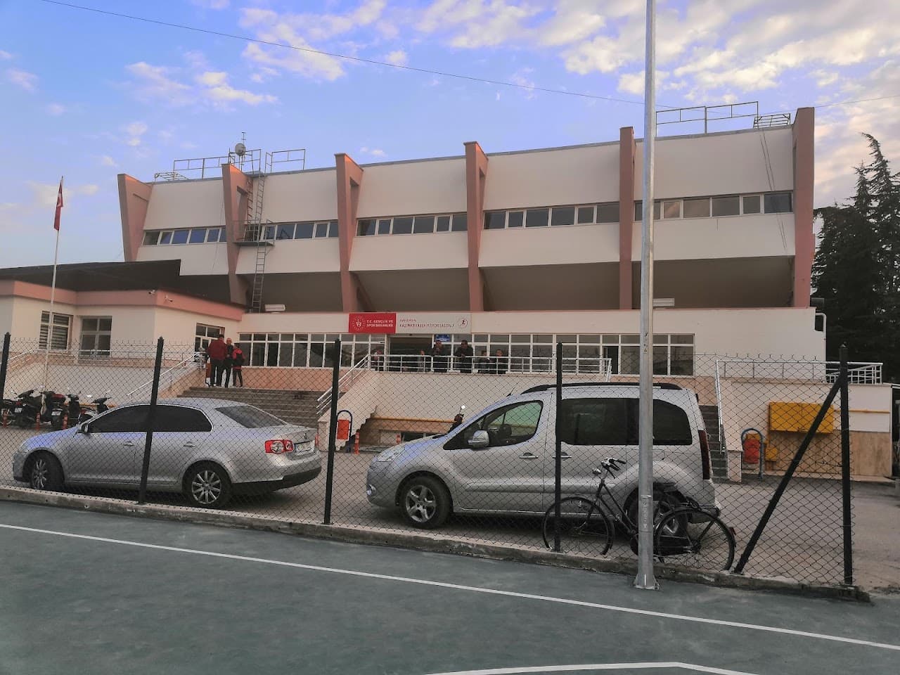 Kazım Karabekir Spor Salonu 5