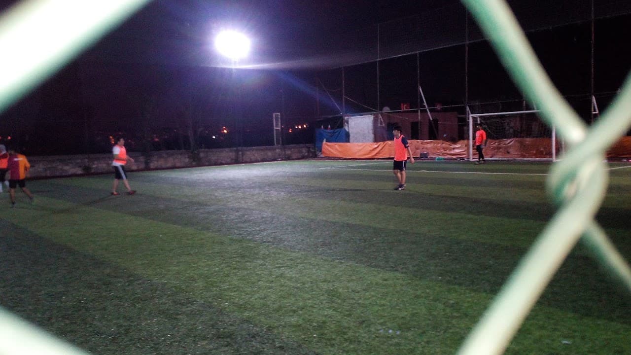 Altınay Spor Kulübü Halı Saha Tesisler 2