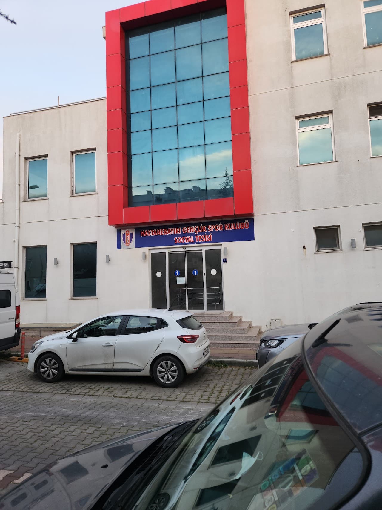 Hastane Bayırı Spor Klübü Spor Tesisleri 5