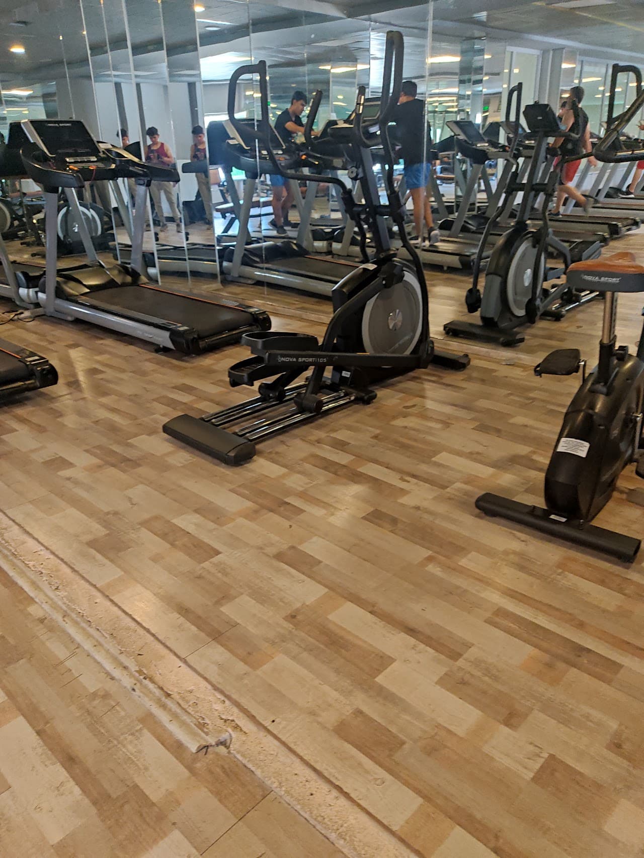 Mavera Yüzme Havuzu Ve Spor Kompleksi 2