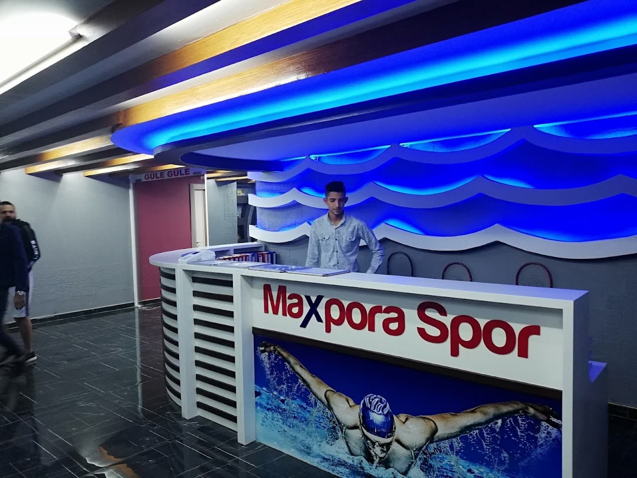 Mavera Yüzme Havuzu Ve Spor Kompleksi 4