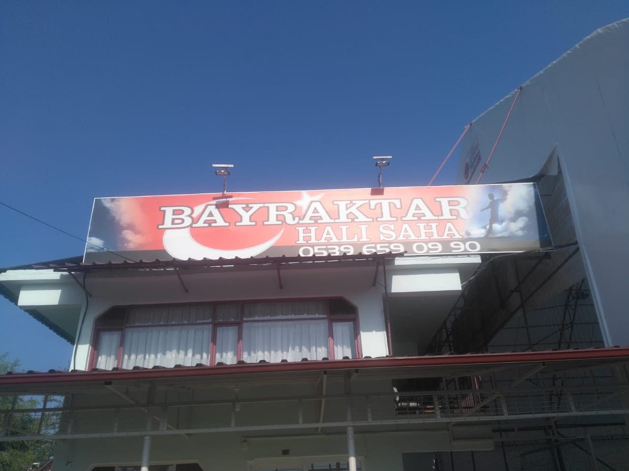 Bayraktar Halı Saha