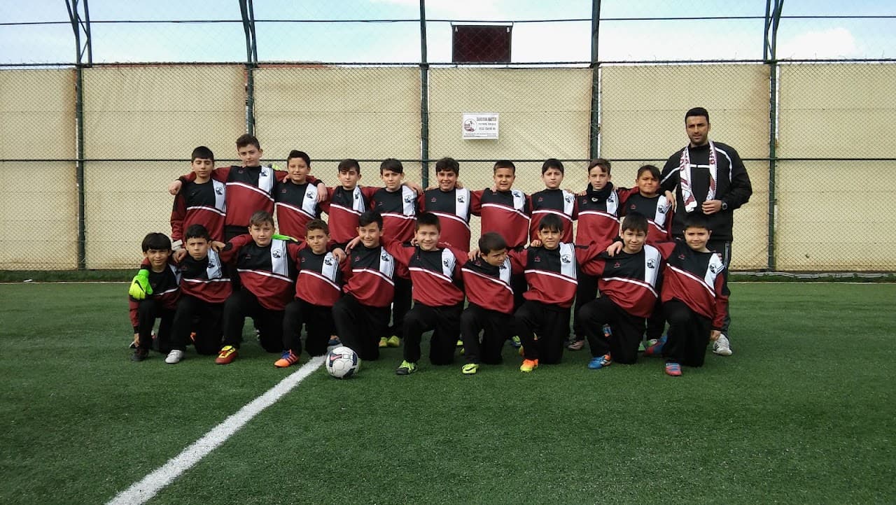 Selvi Halı Saha Bandırma 5