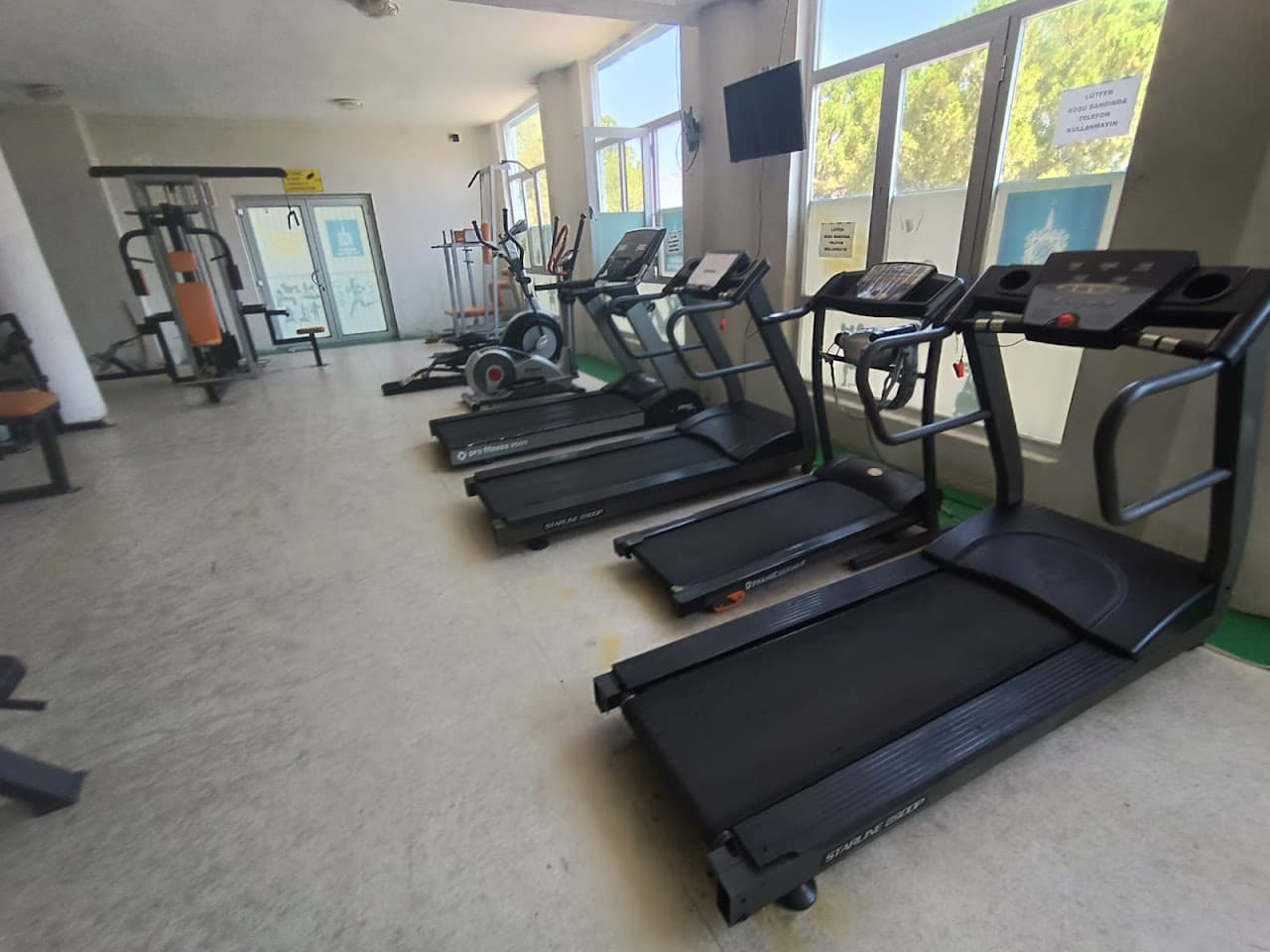 Gördes Recep Tayyip Erdoğan Spor Kompleksi 5