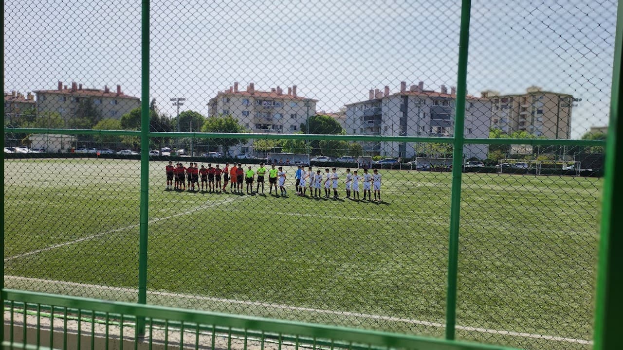 Hasan Türker Futbol Sahası 3