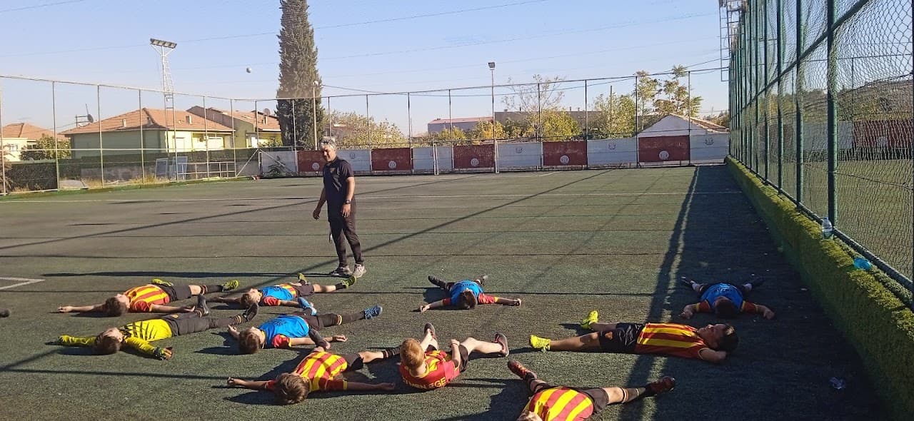 Gaziemir F.K Halı Saha Tesisleri ve Futbol Okulu 4