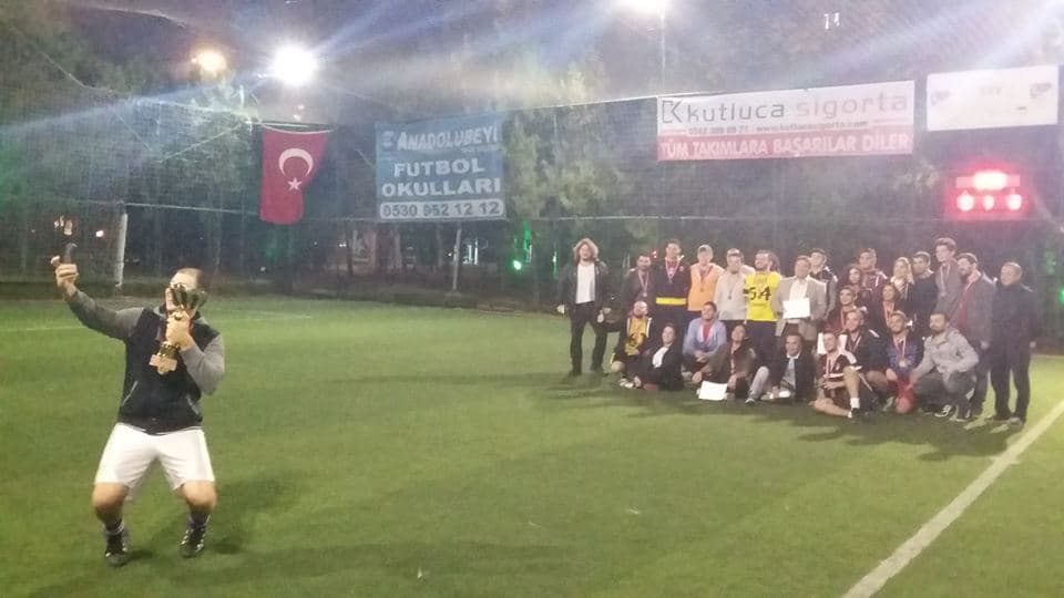 Bahçeli Halı Saha 4