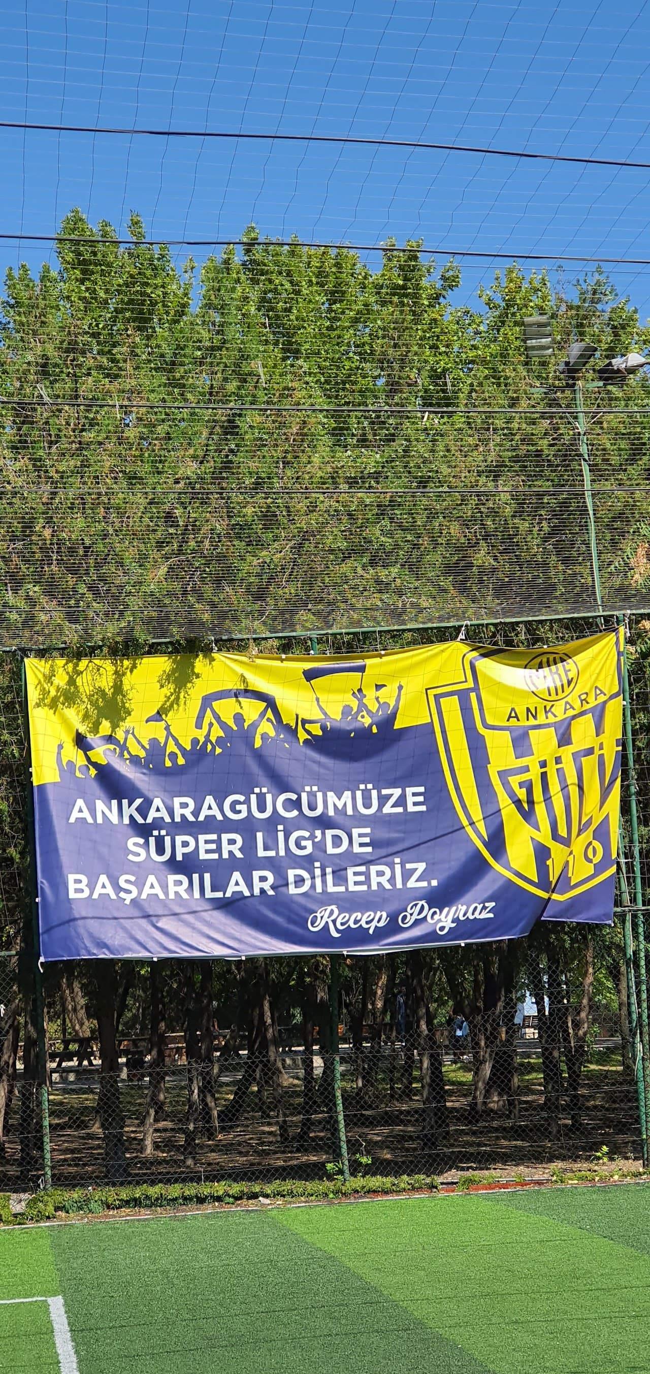 Bahçeli Halı Saha 5