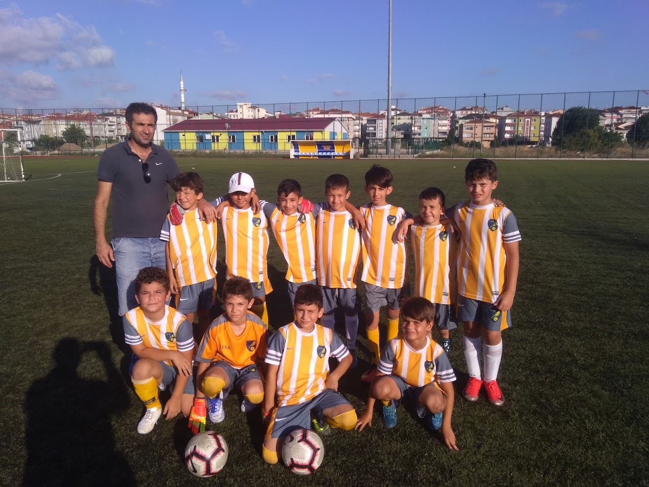 Mert Halı Saha 2 3