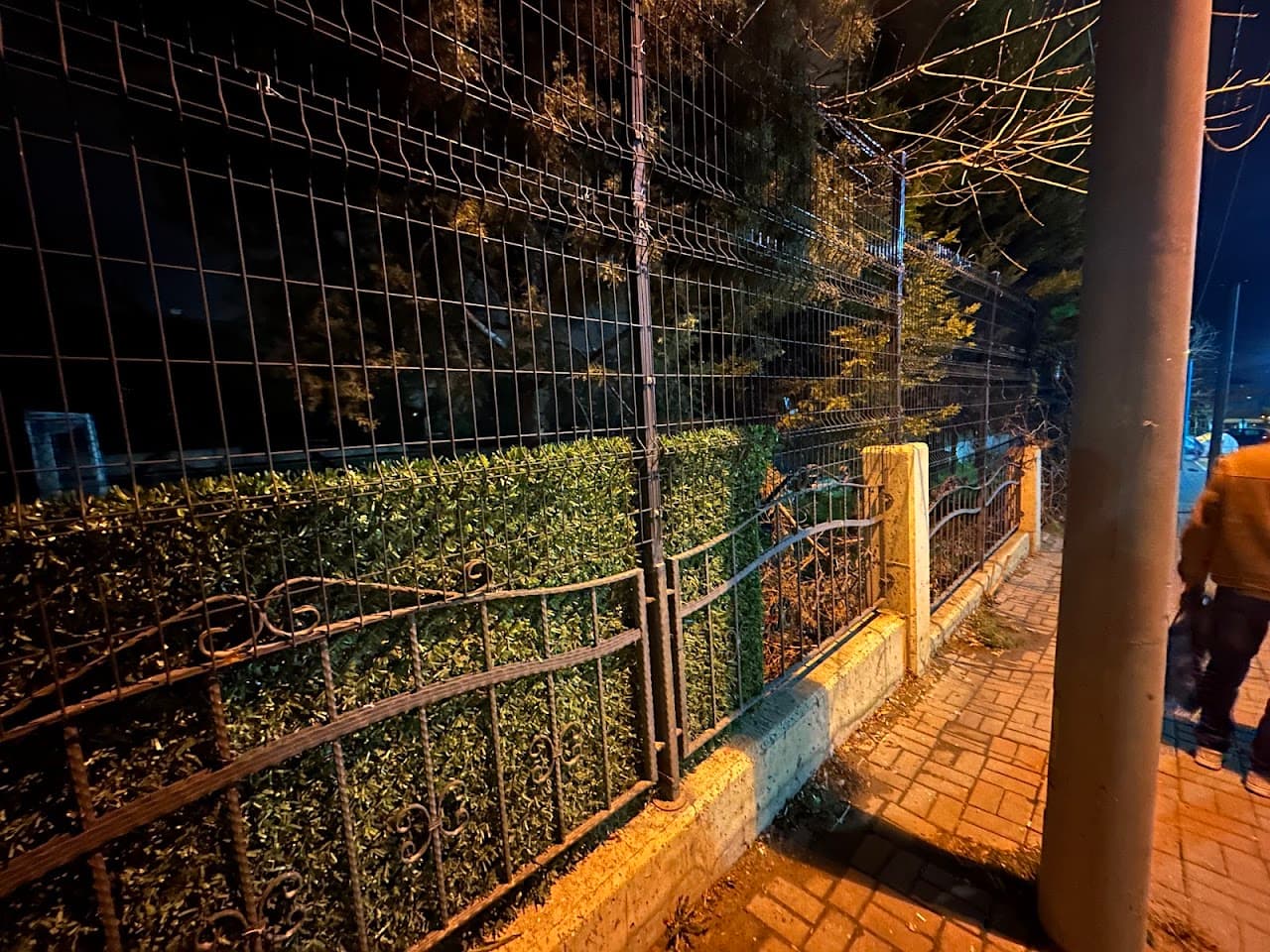 Beyaz Halı Saha 2