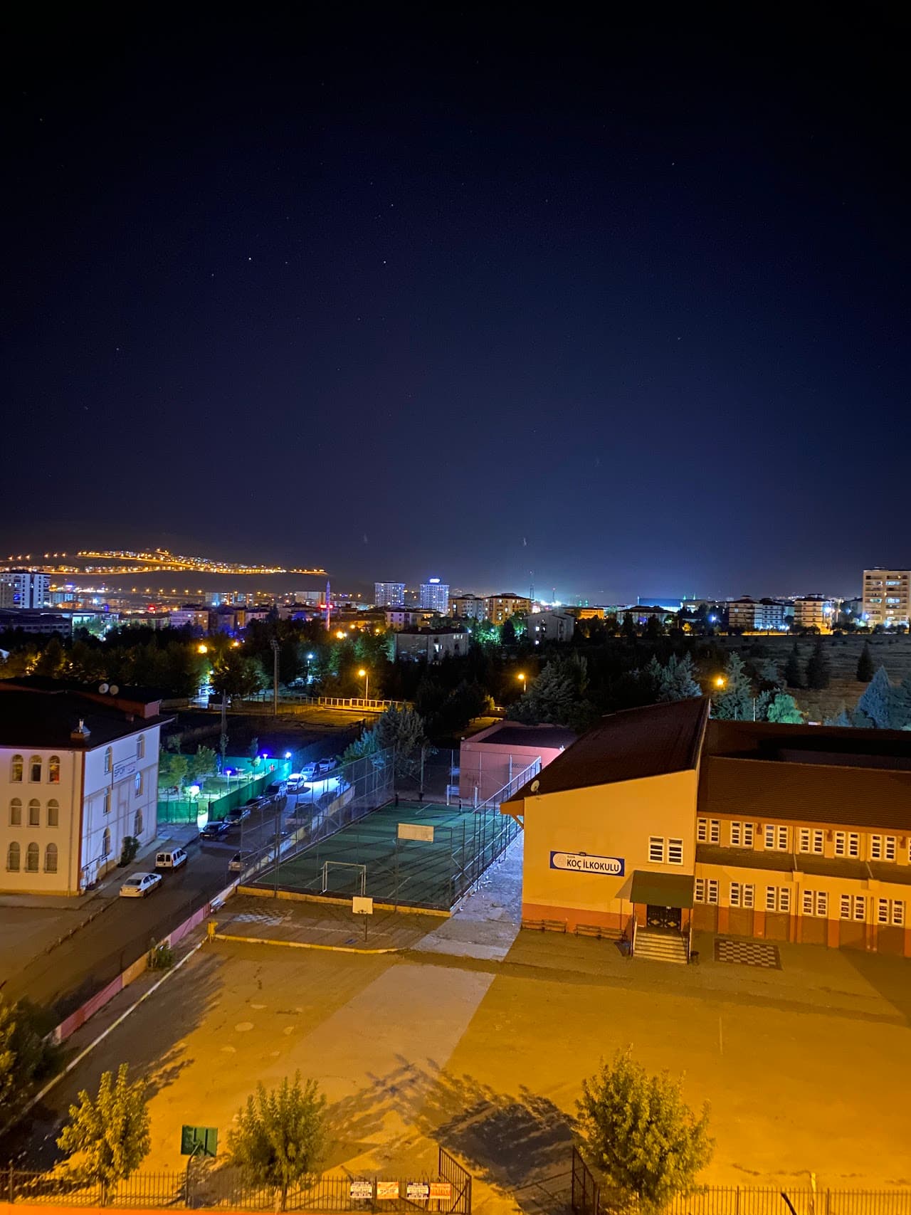 Turkuaz Life halı saha ve park 2