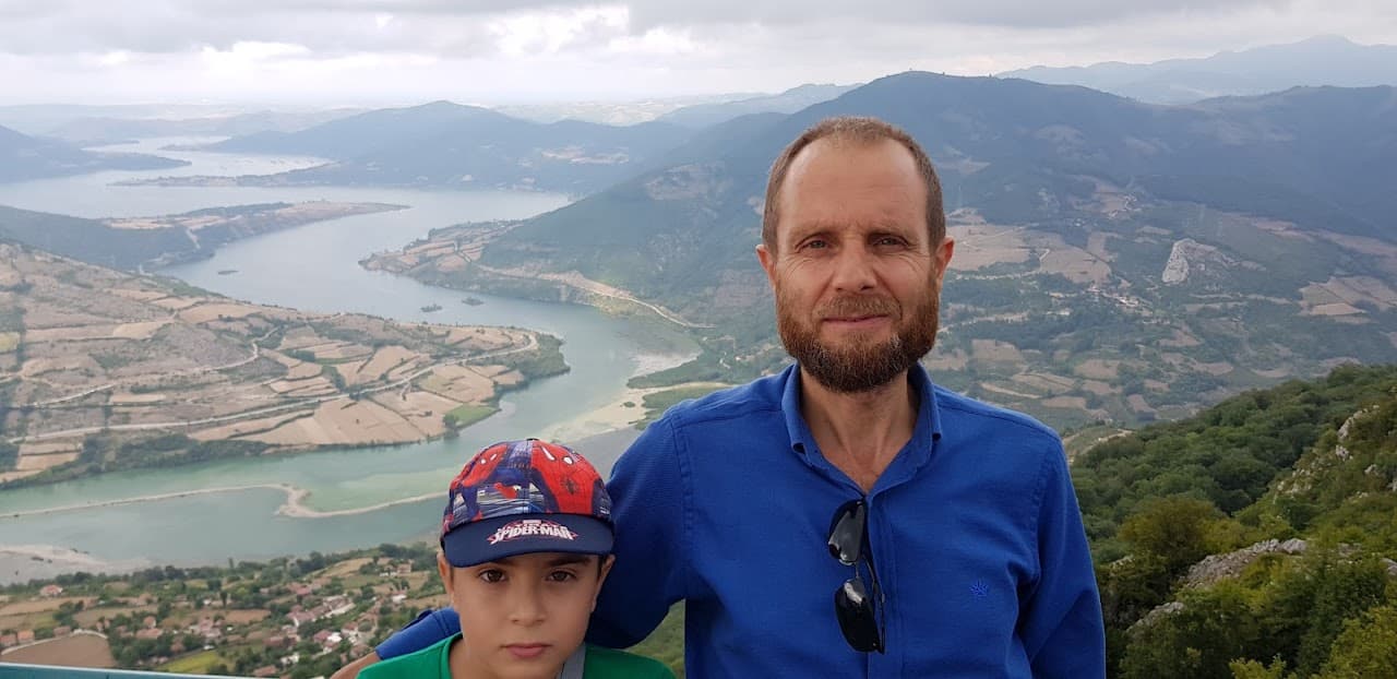 Mert Spor Halı Saha 4
