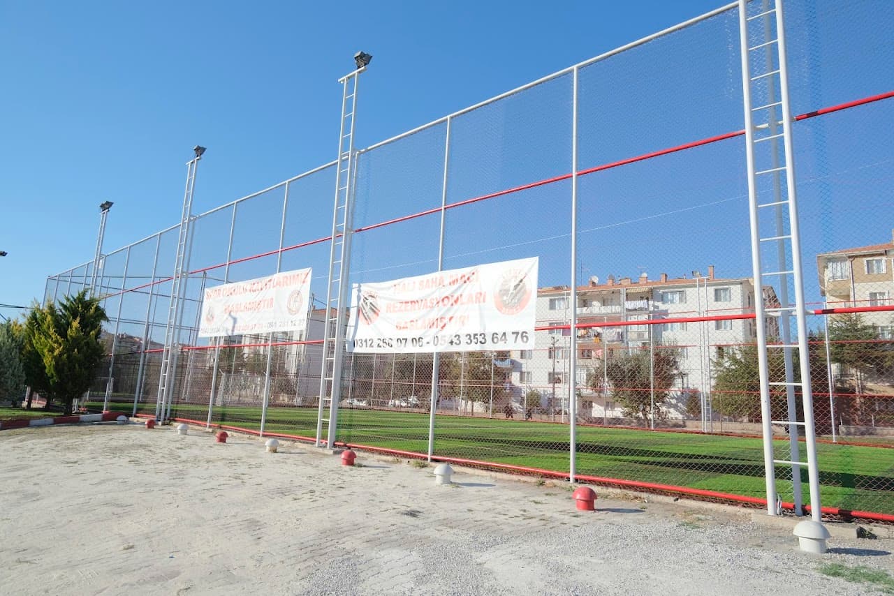 Kırmızı Beyaz Halı Saha ve Sosyal Tesisleri - Sincan Halı Saha Futbol 4