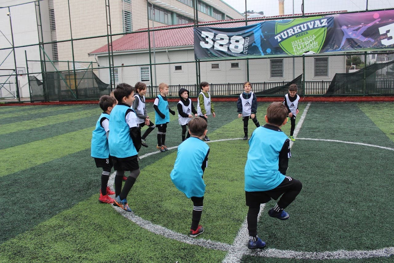 Alibeyköy Öztürkler Halı Saha ,Spor Tesisi 2