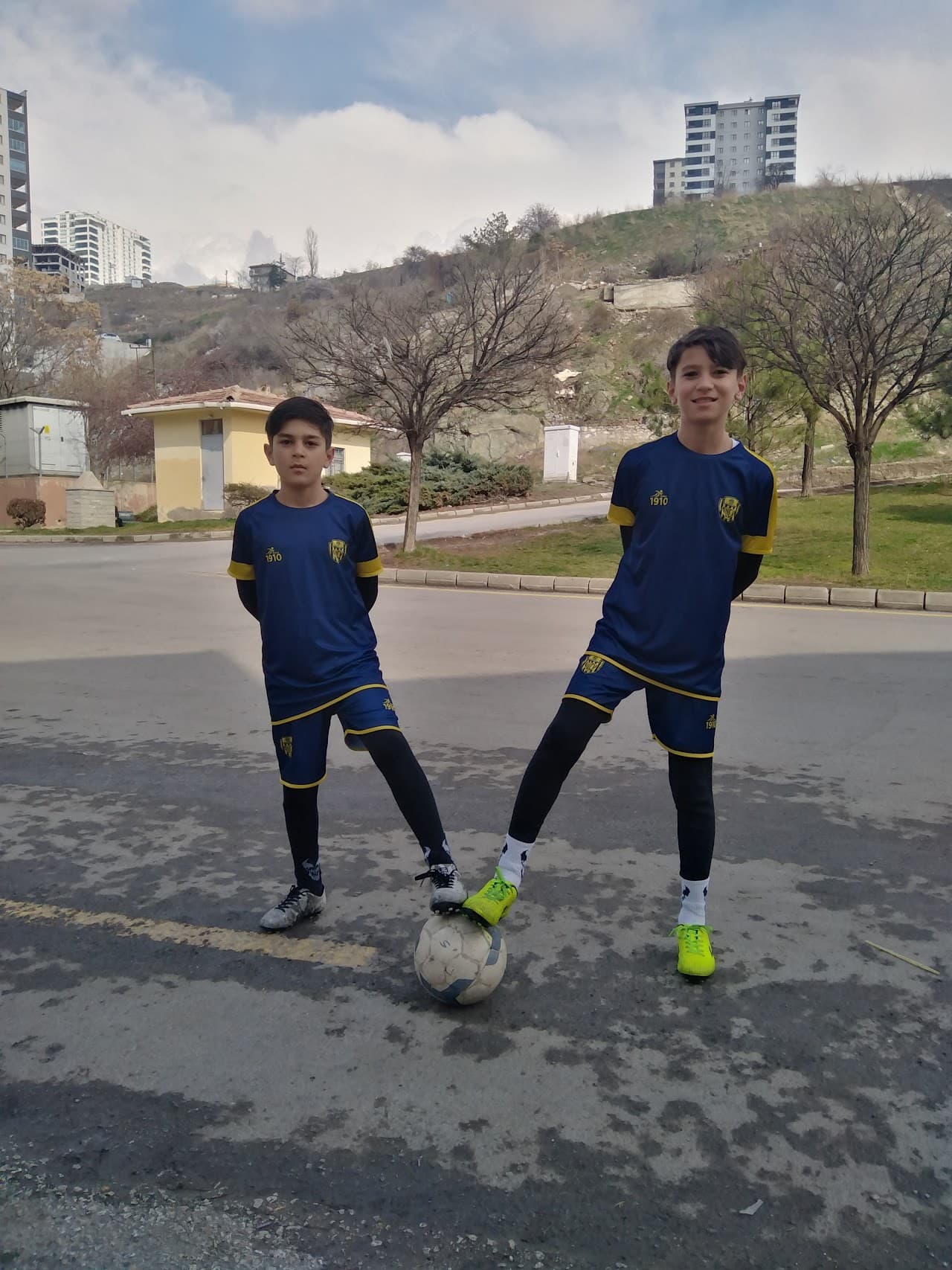 Ankara Seyranbağları Halı Saha 4