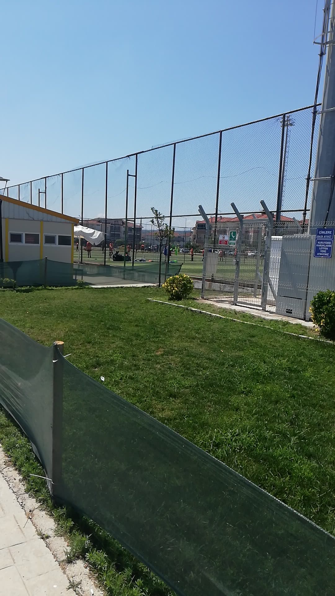 Karsaş halı saha-futbol-voleybol-tenis-basketbol 3