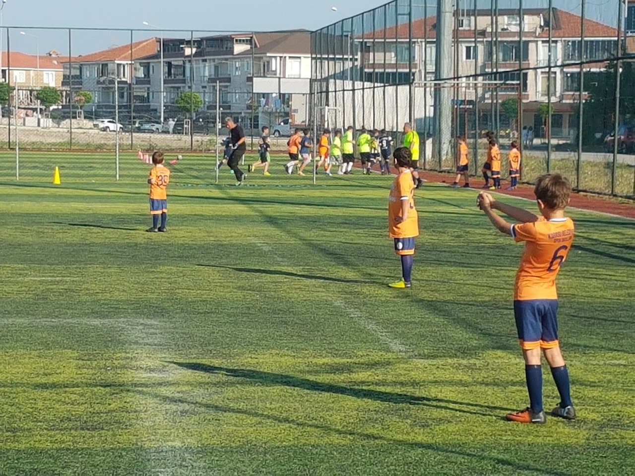 Karsaş halı saha-futbol-voleybol-tenis-basketbol 4
