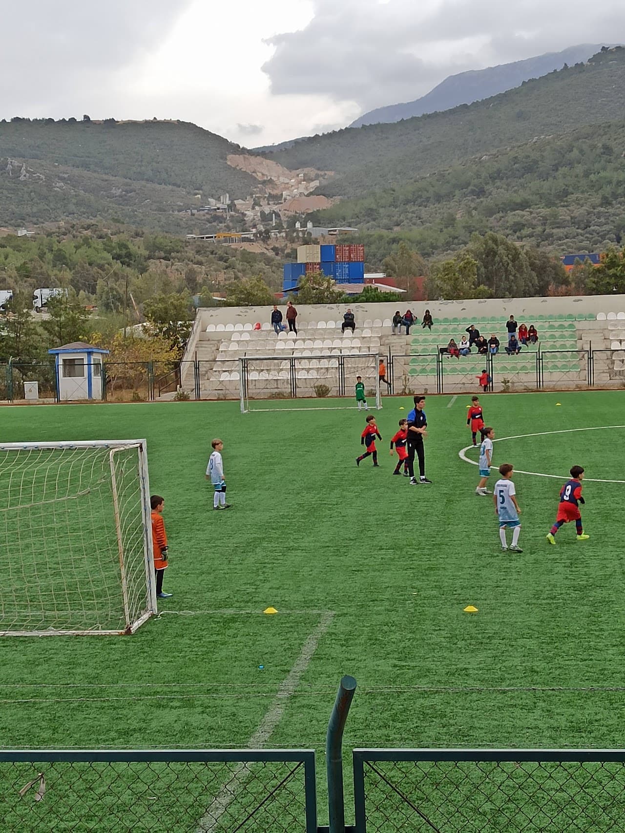 Bornova Pınarbaşı Futbol Sahası 2