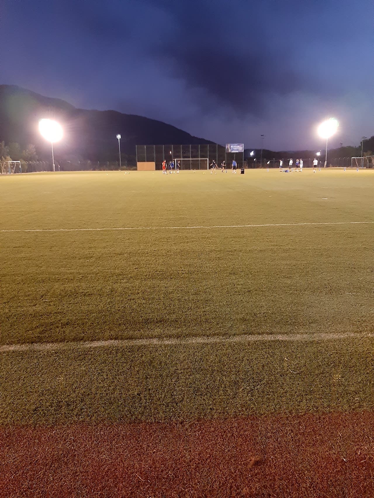 Bornova Pınarbaşı Futbol Sahası 5