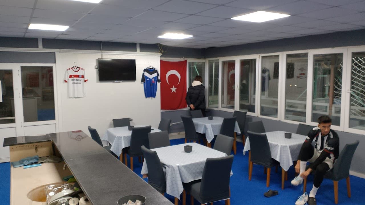 Şampiyon Spor Tesisleri ( Doruk Halısaha ) 5
