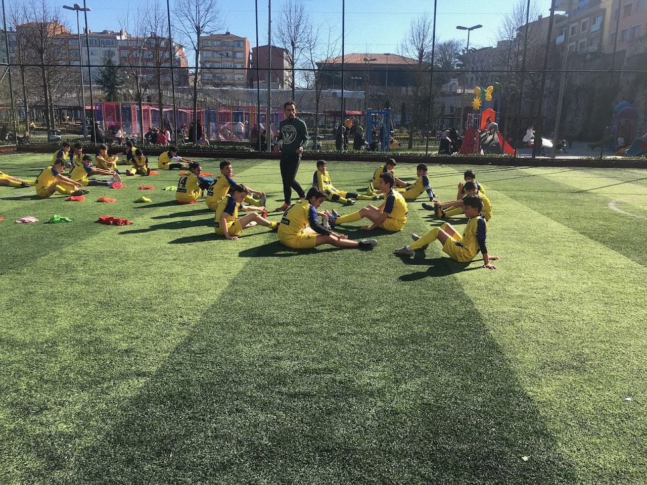 Çarşamba çukur bostan futbol sahası 3