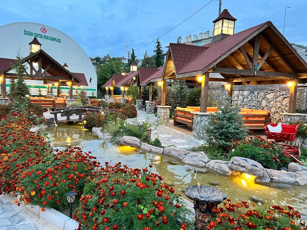 ÖZGÜN CENTER KIR DÜĞÜN SALONU & RESTAURANT 4