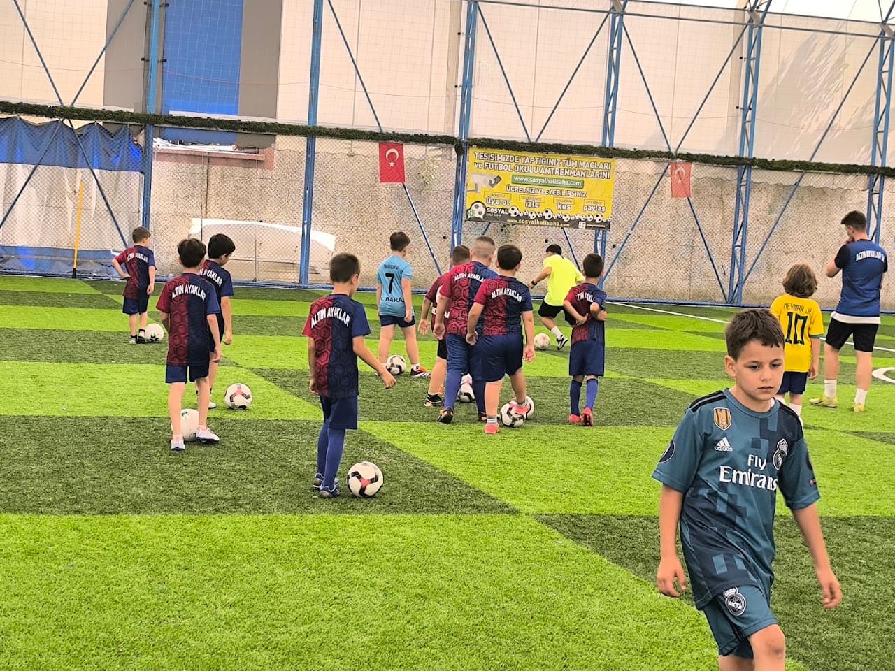 Uzunlar Halı Saha 2