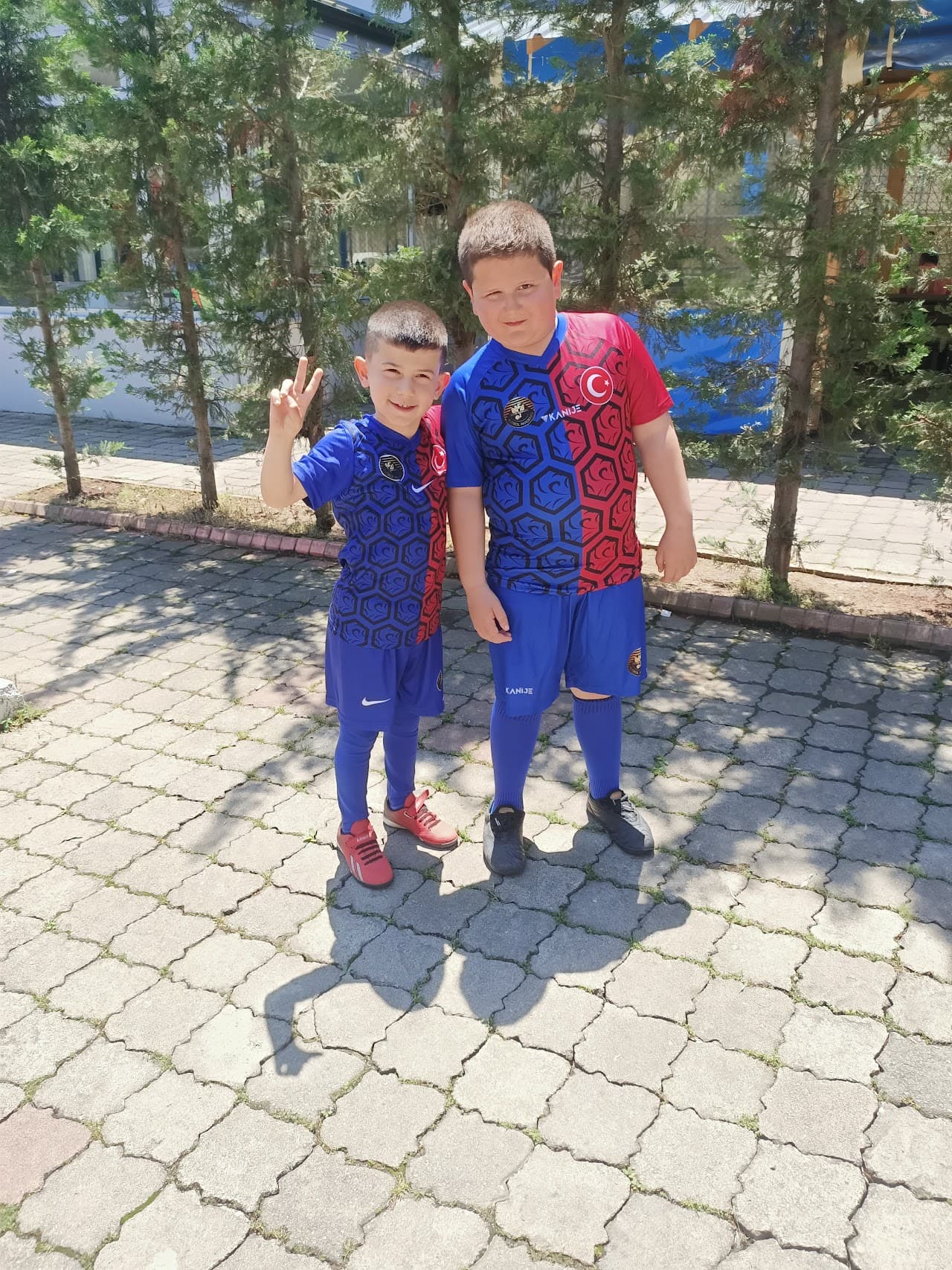 Uzunlar Halı Saha 4
