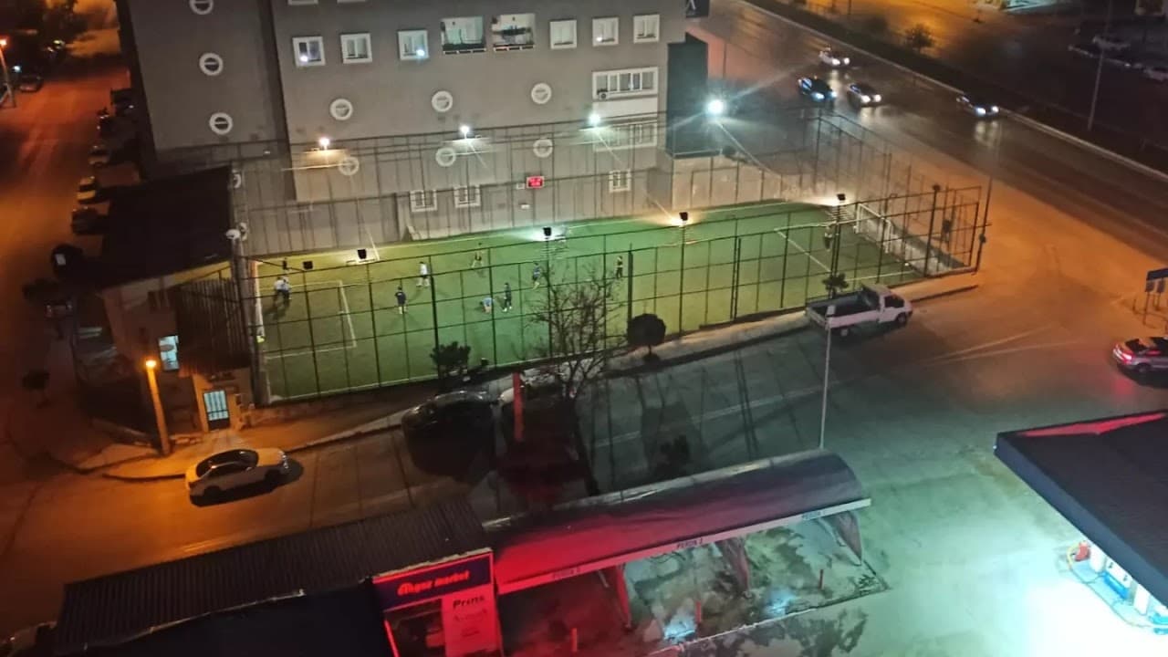 Kardeşler Halı saha