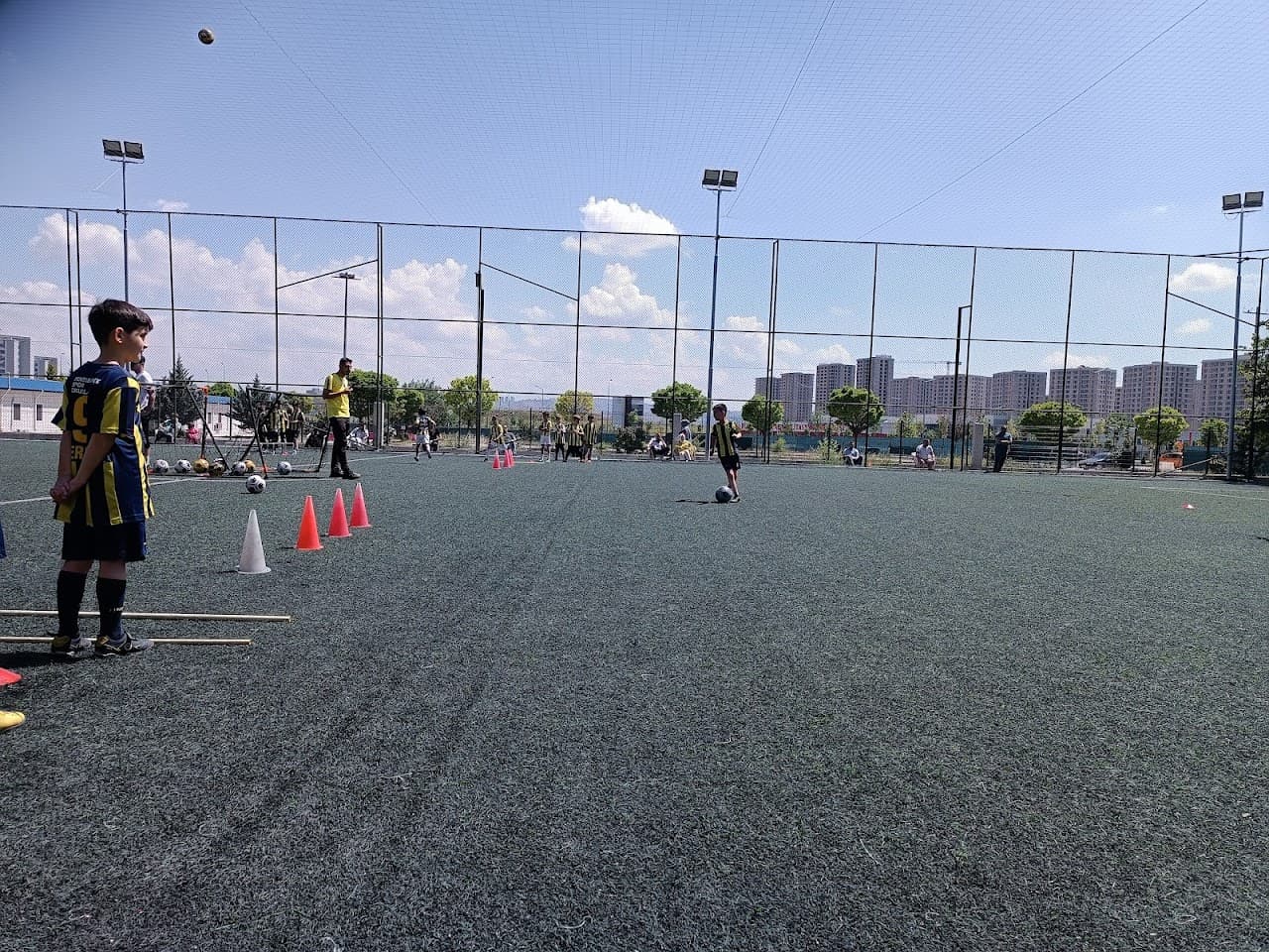 KEÇİÖREN ETLİK ANKARA CİTY FUTBOL AKADEMİSİ 3
