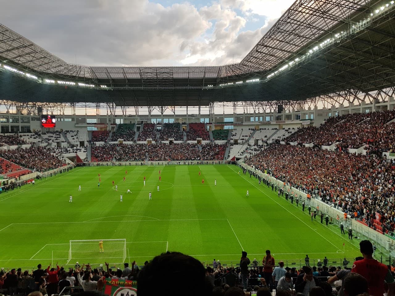 Çınar Kaymakamlığı Halı Saha 3