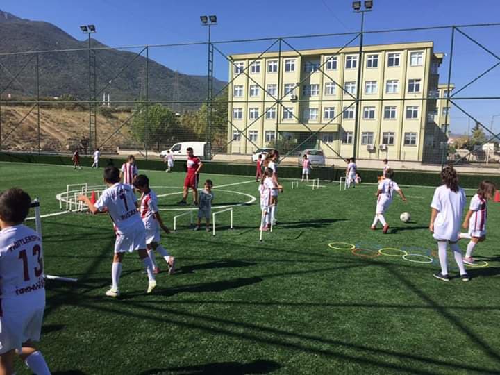 Yiğitler Spor Halı Sahası 4