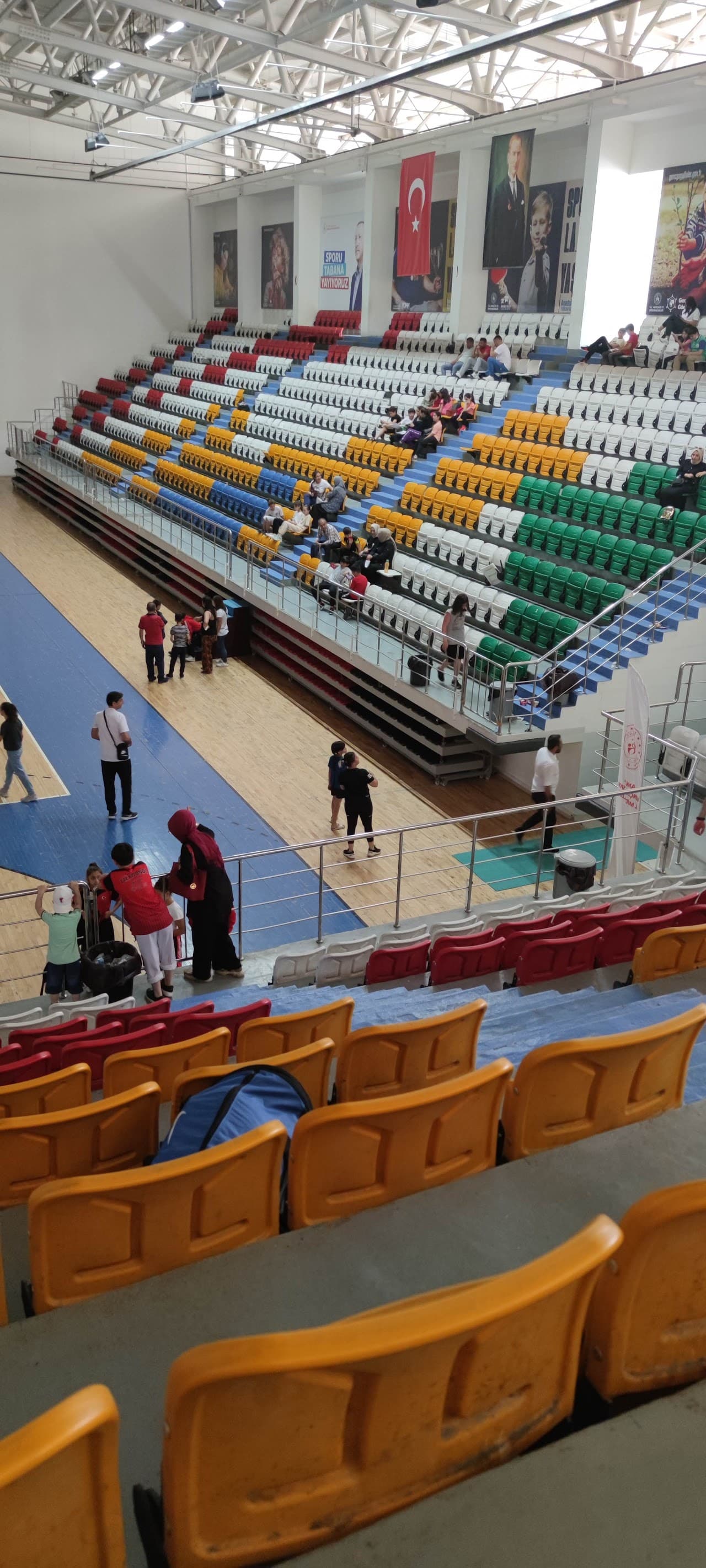 GENÇLİK VE SPOR BAKANLIĞI TAHA AKGÜL SPOR SALONU 3