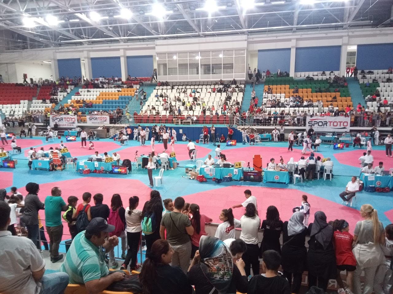 GENÇLİK VE SPOR BAKANLIĞI TAHA AKGÜL SPOR SALONU 4