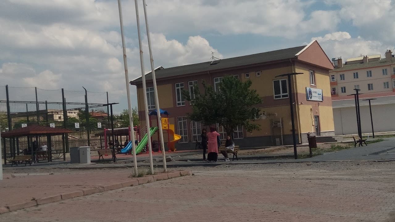 Yeşil Mahalle Halı Saha Ve Spor Tesisleri 2