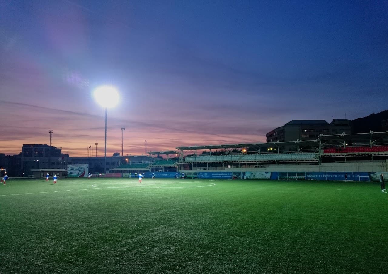 Karşıyakanın Efsaneleri Futbol Tesisi 2
