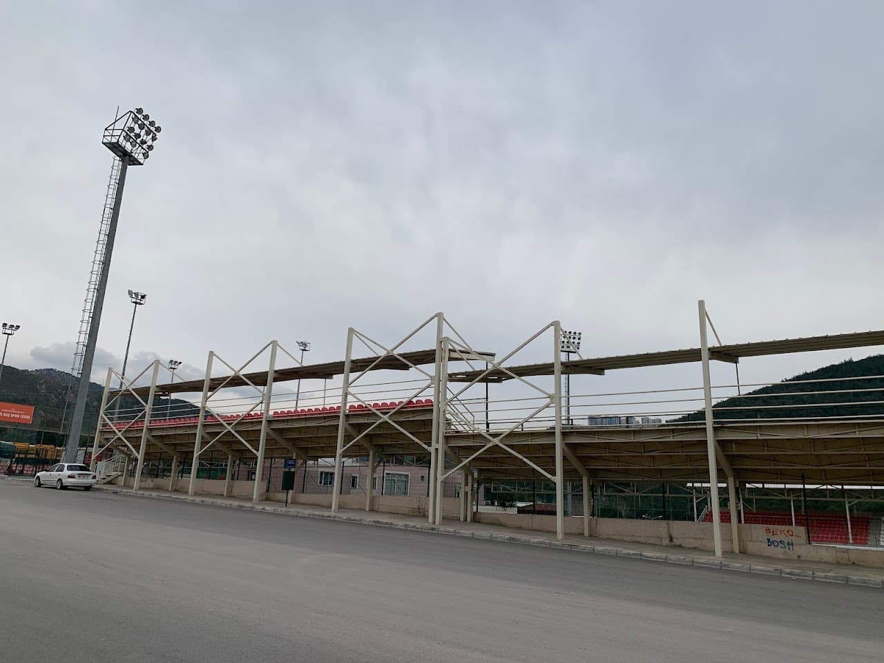 Karşıyakanın Efsaneleri Futbol Tesisi 3